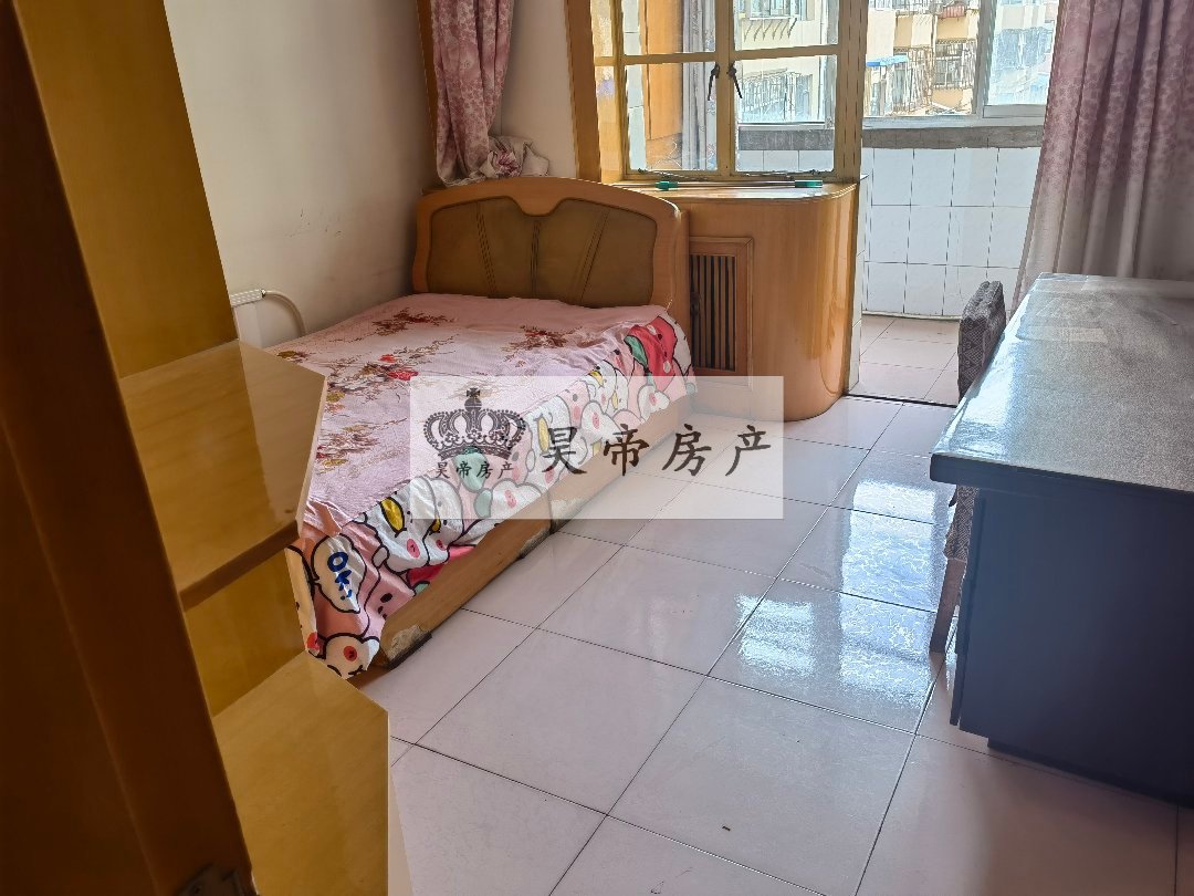 安泰家园,安泰家园 卫生间带窗户,东西通透,房子出租中,看房提前约4