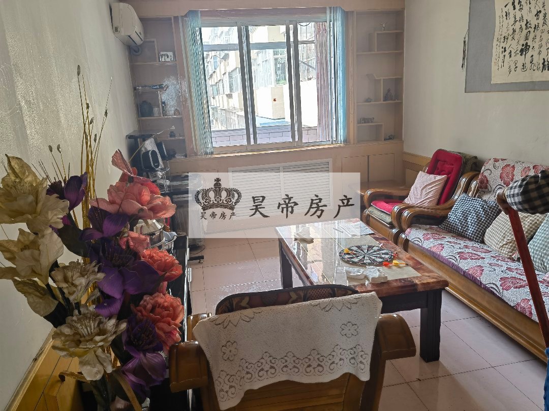 安泰家园,安泰家园 卫生间带窗户,东西通透,房子出租中,看房提前约1