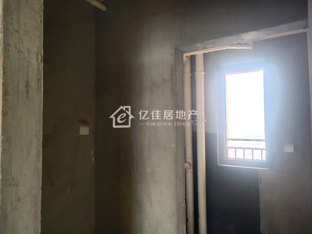 万汇城,新体育场附近万汇城,一梯一户大四室,全天采光!11