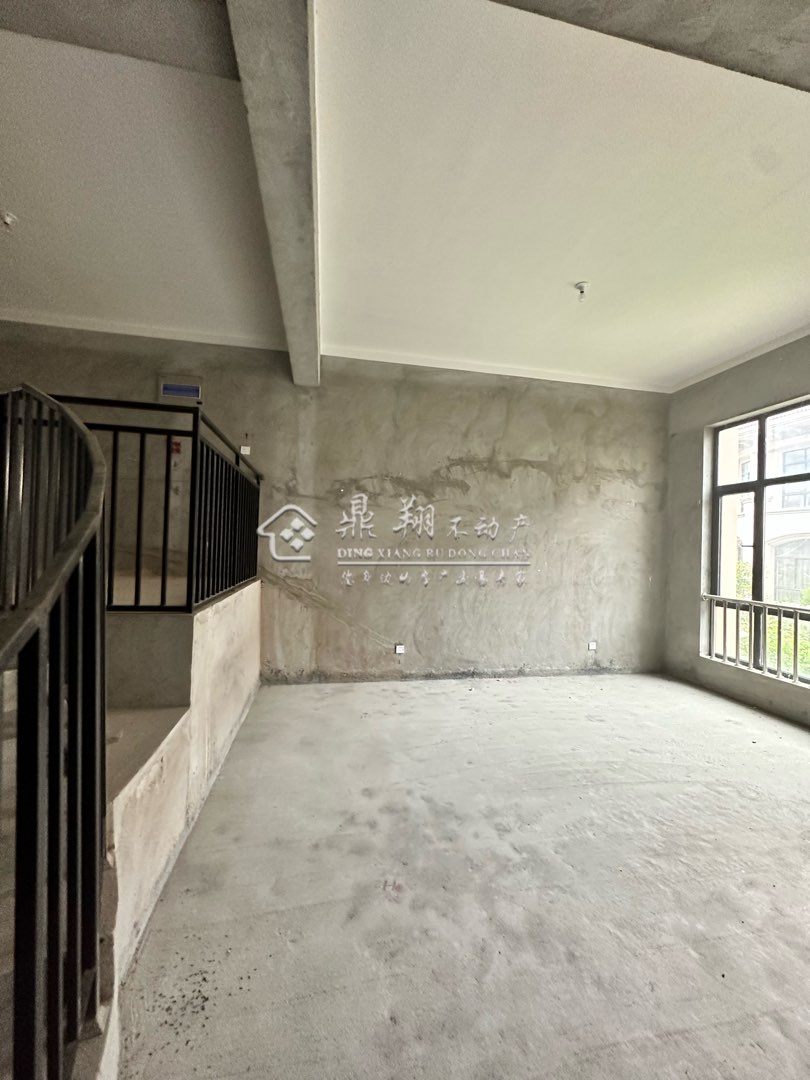 御龙湾,御龙湾排屋 价格便宜 满两年1