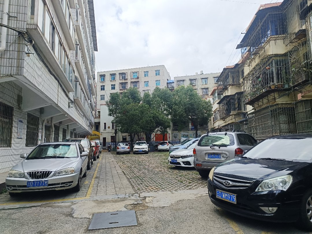 公路管理总段,公路管理总段3室2厅2卫1阳台102㎡14