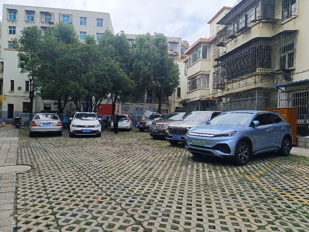 公路管理总段,公路管理总段3室2厅2卫1阳台102㎡15