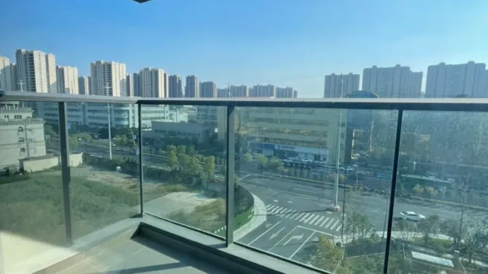 经典4室2厅2卫1阳台南户全明精装两证齐全
