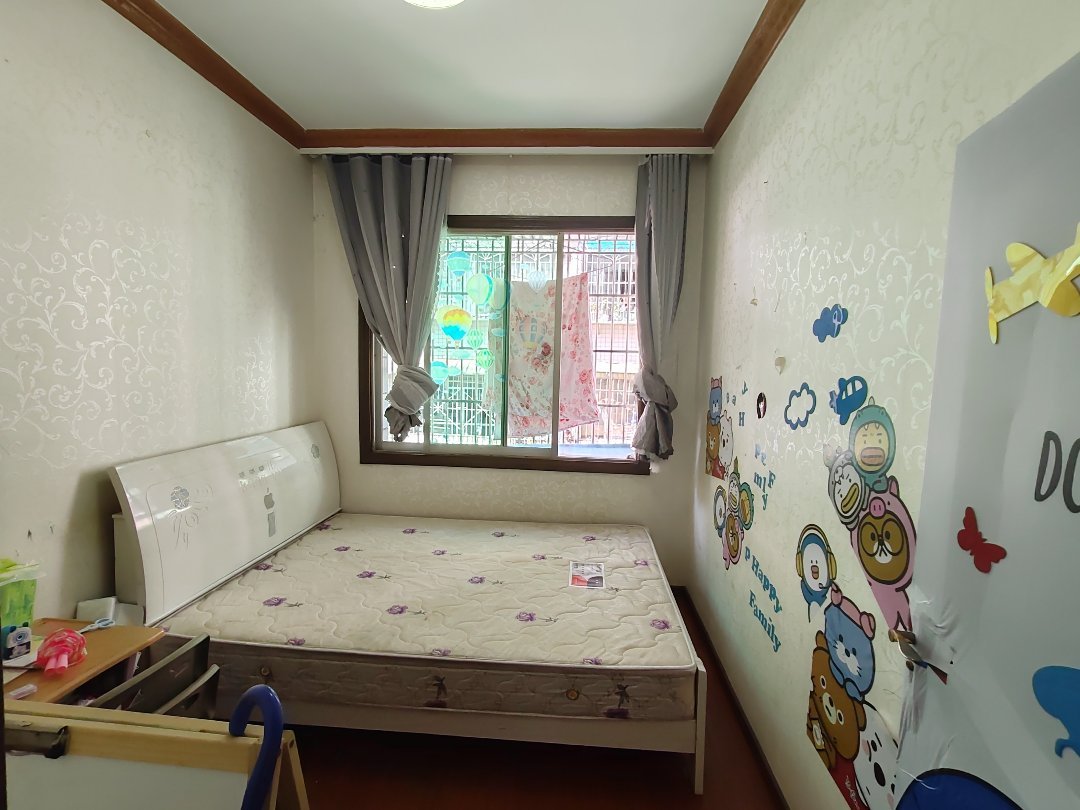 沙河小区,沙河国学幼儿园楼上,三室两厅,精装,看房密码锁5