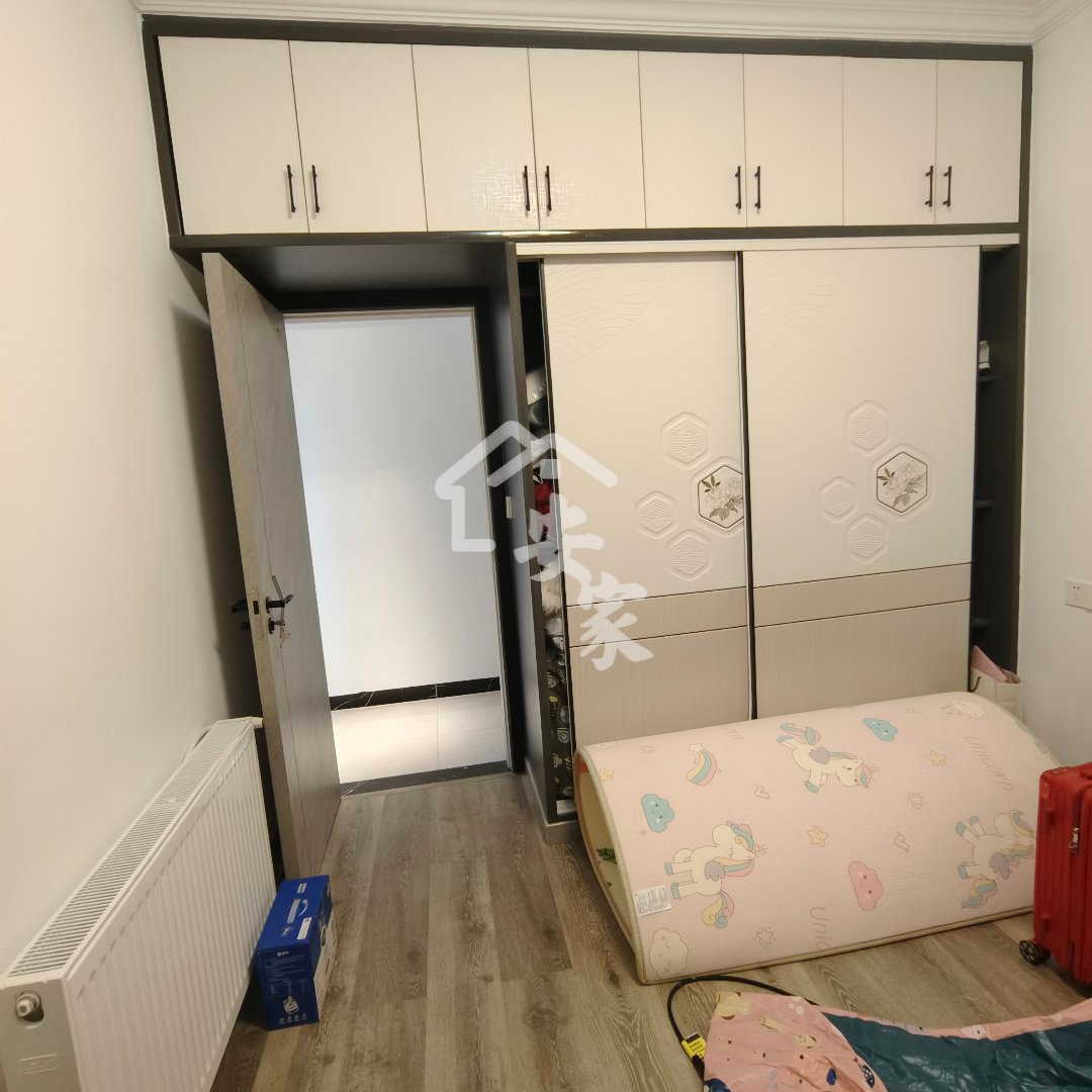 伯爵阳光里,精装修拎包入住关门卖小区环境舒适2
