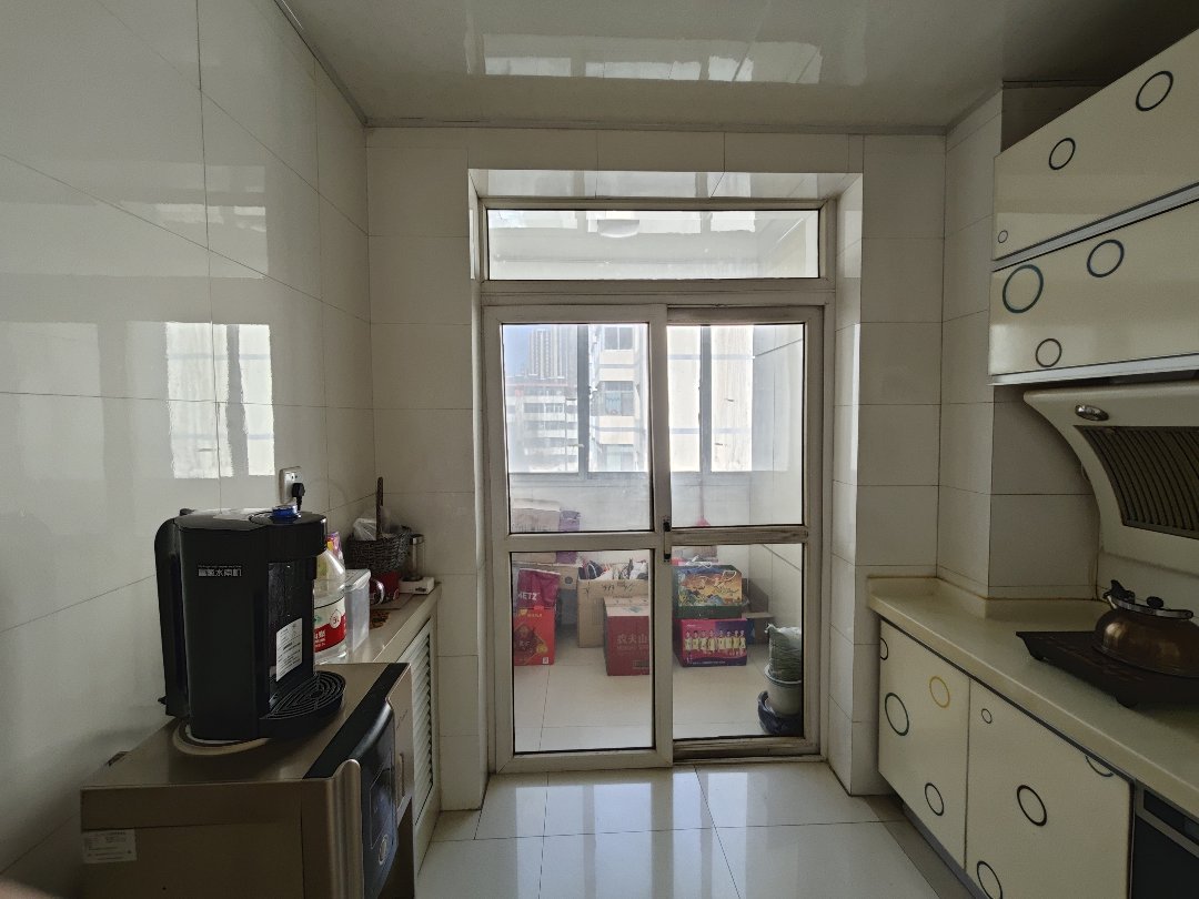 丽景园B区,丽景园B区 三室两厅两卫 精装可按揭2
