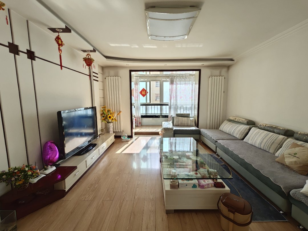 丽景园B区,丽景园B区 三室两厅两卫 精装可按揭11