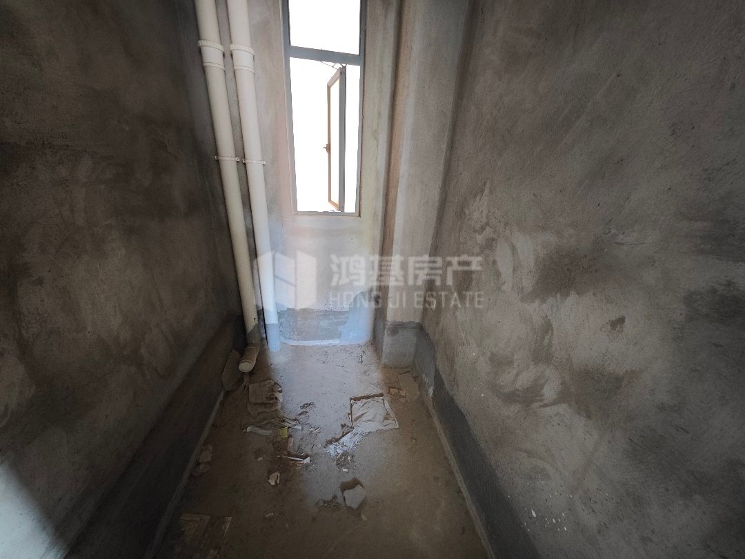金色学府,紧邻地铁口,经典小房型,仅售105万元6