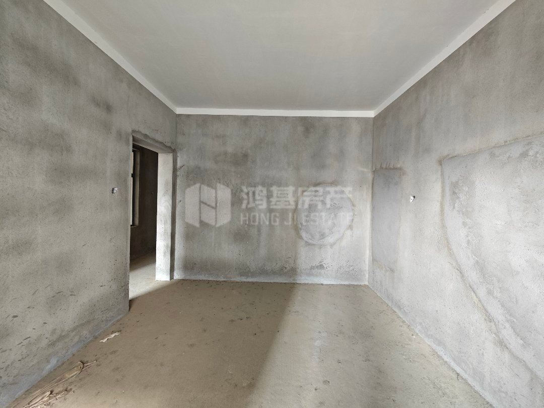 金色学府,紧邻地铁口,经典小房型,仅售105万元10