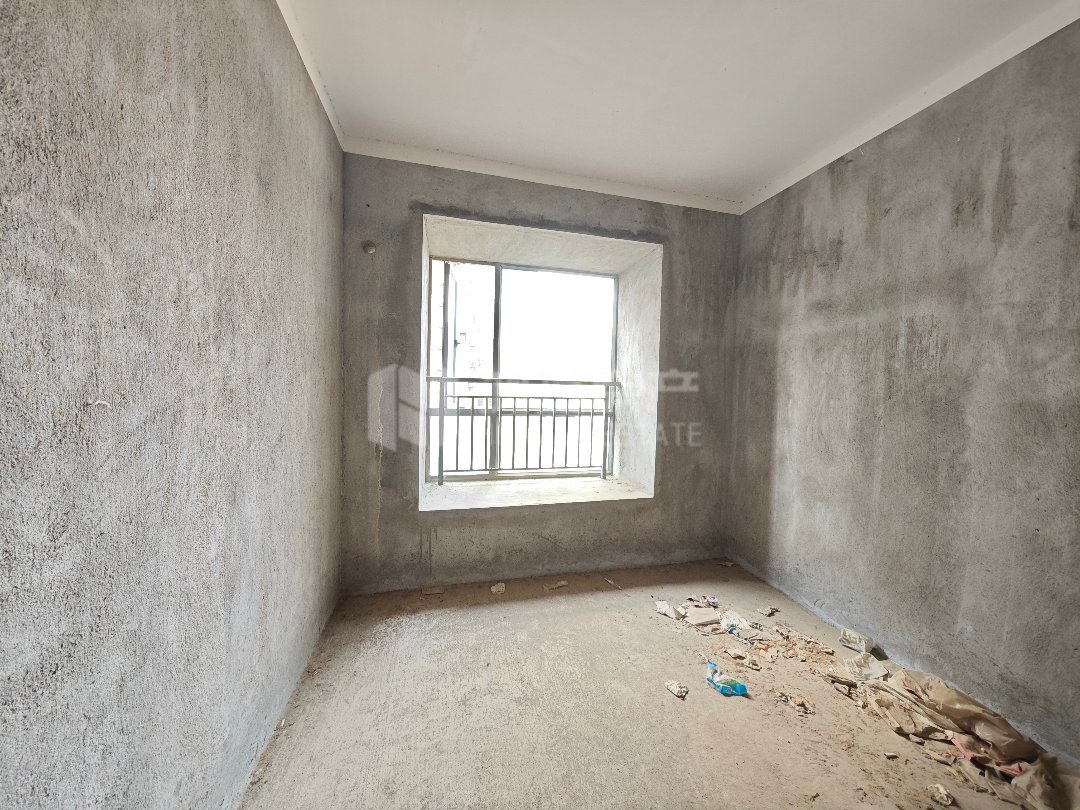 金色学府,紧邻地铁口,经典小房型,仅售105万元9