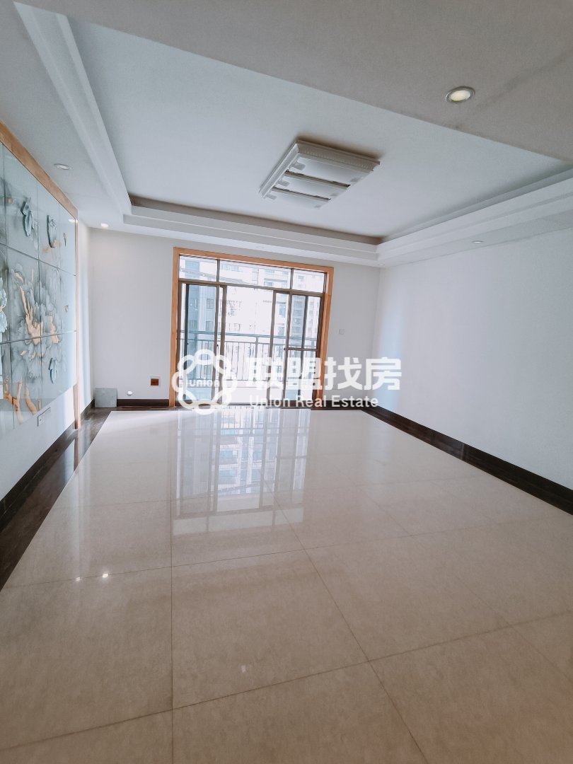 天悦豪庭,新世纪广场旁 天悦豪庭4室2厅3卫2阳台的户型1