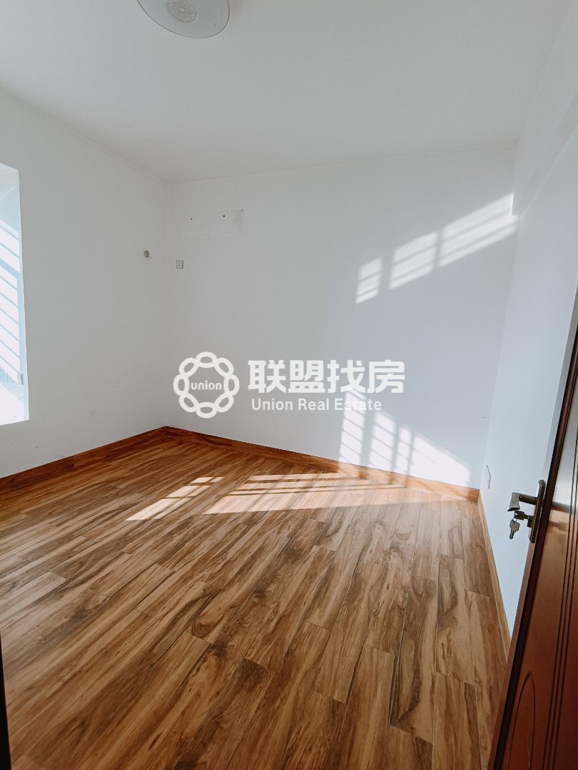 天悦豪庭,新世纪广场旁 天悦豪庭4室2厅3卫2阳台的户型3