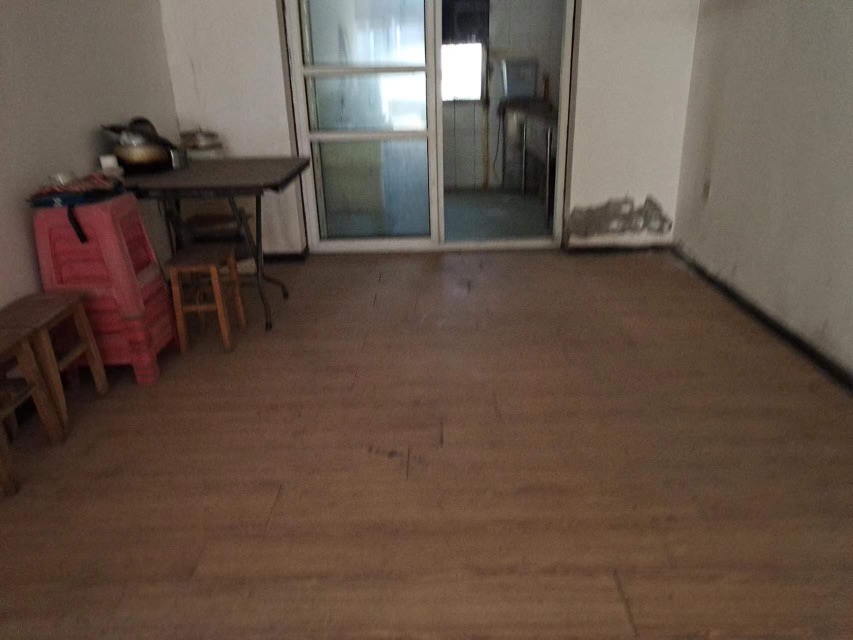 工商局住宅小区,水牛城附近单位小区好停车毛坯价5