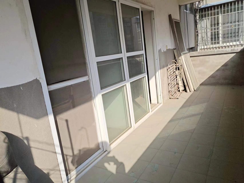 工商局住宅小区,水牛城附近单位小区好停车毛坯价10