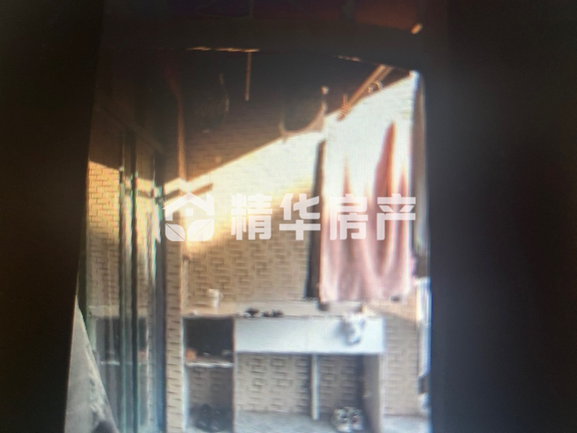 卧龙城,卧龙城三室两厅,户型方正釆光佳,送储藏间,满五税低1