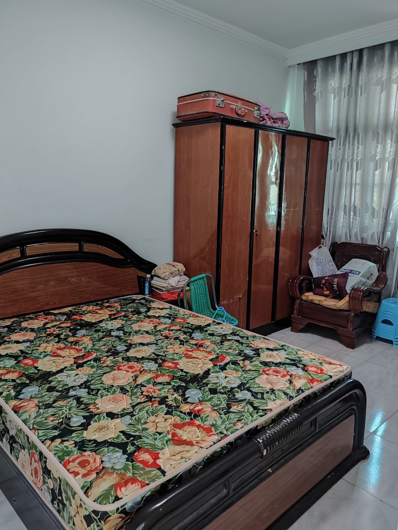 兆兴商住楼,3室2厅1卫,中间楼层,带走洗衣机,其他的全留,地理位置佳7