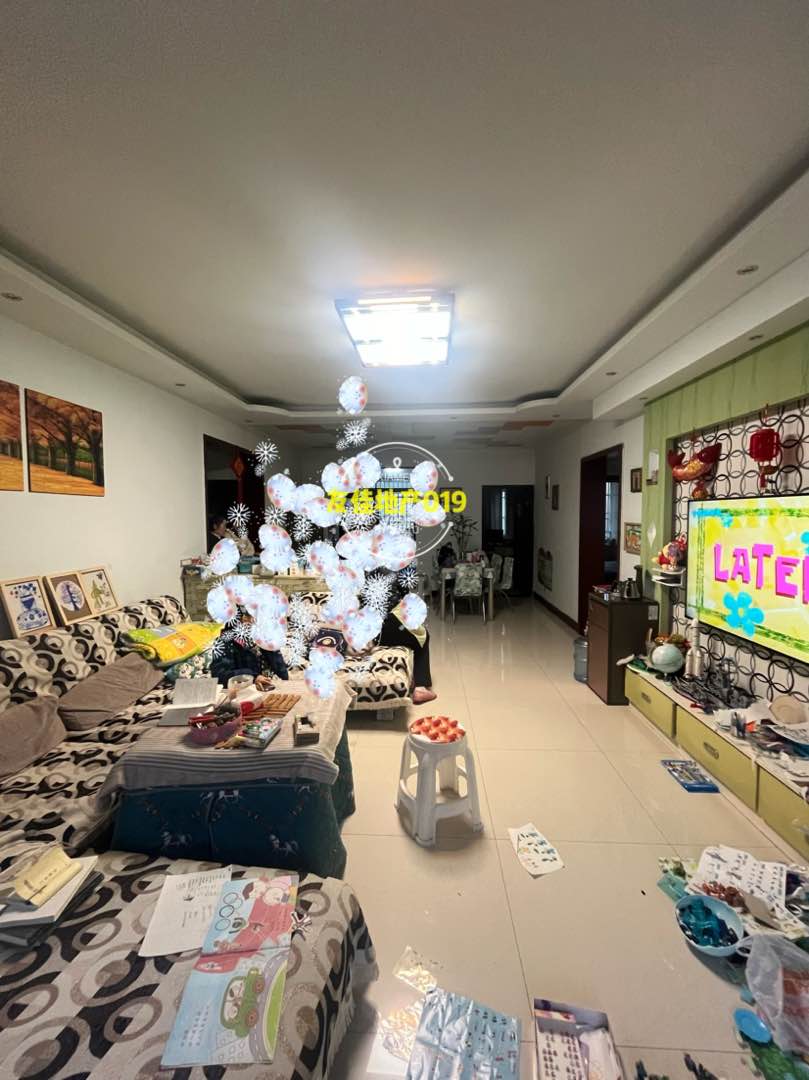 慧龙苑,13734瑞龙苑大三室出售,价格实惠,首付约13万5