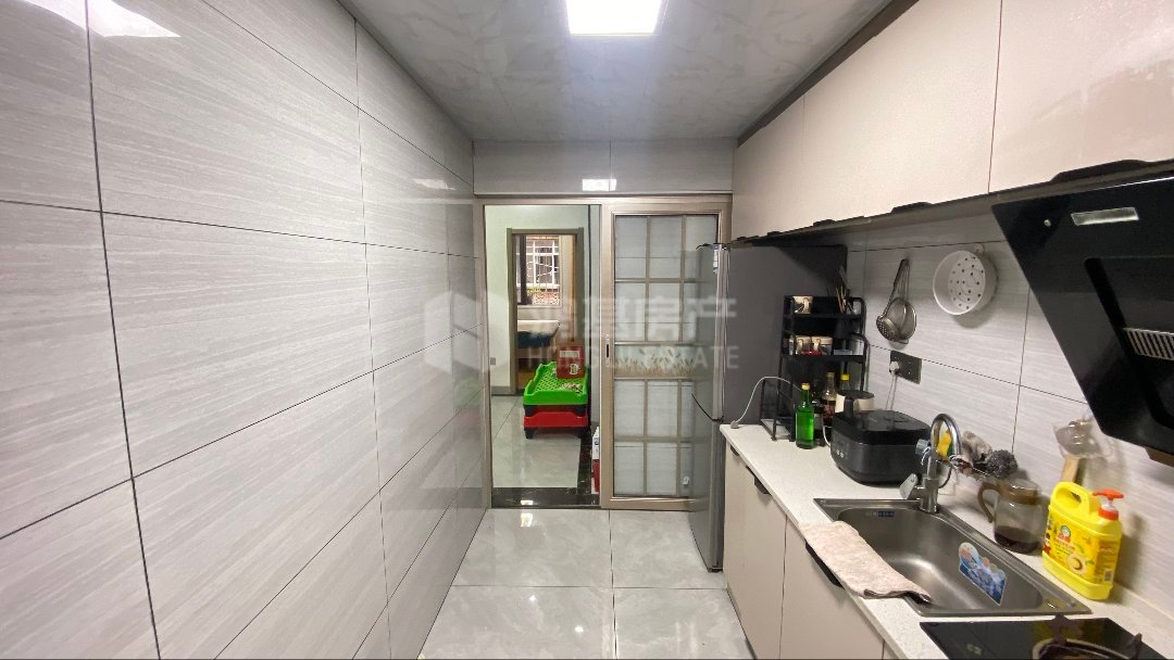 铁路六村,环境好,小区好停车出行方便6