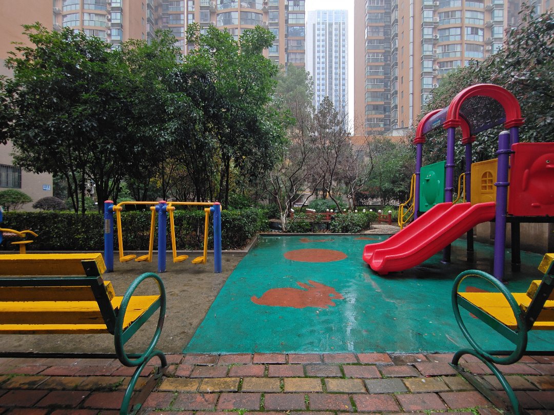 南洋国际,南洋国际电梯中层精装四室两厅一卫双大阳台只要毛坯价北京路安家14