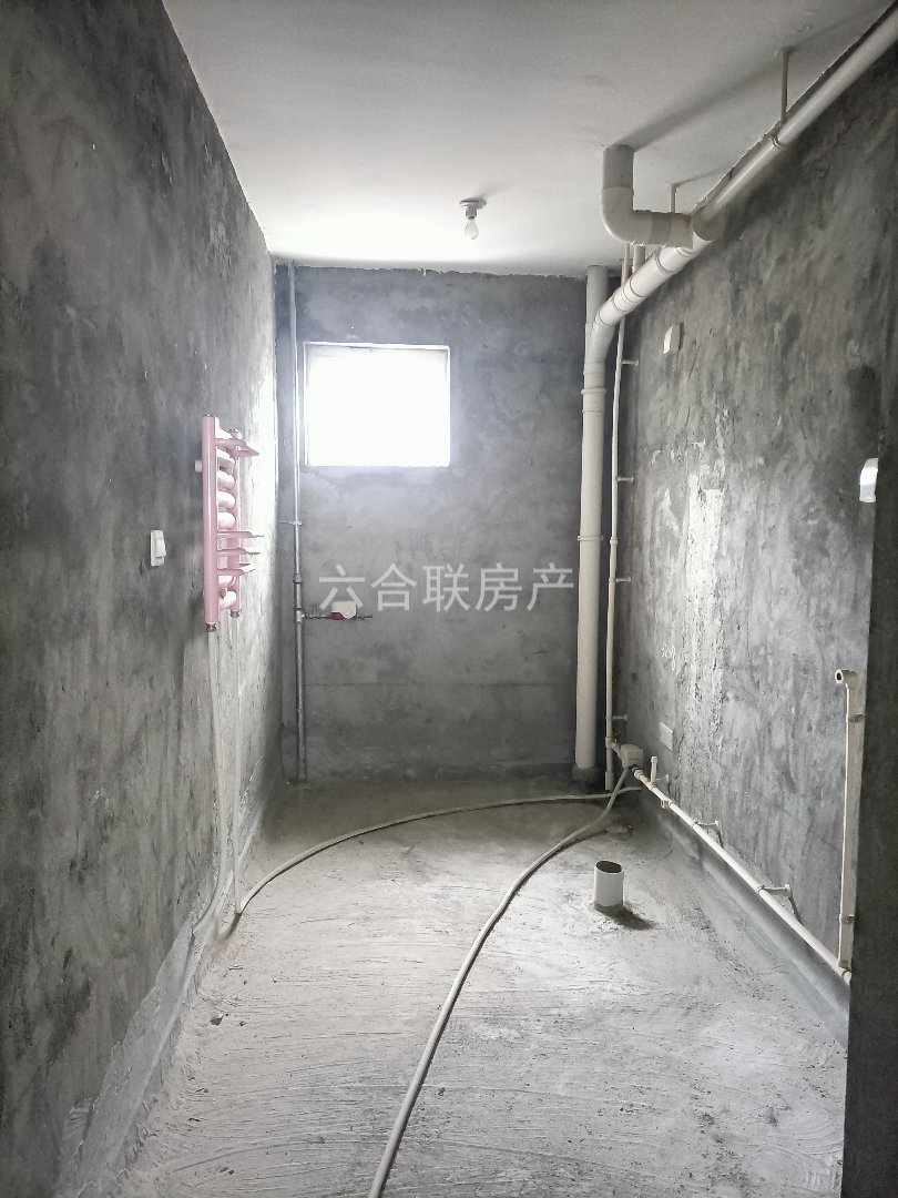 洋州明珠,明珠小区,三室两厅两卫,中楼层,低于市场价8