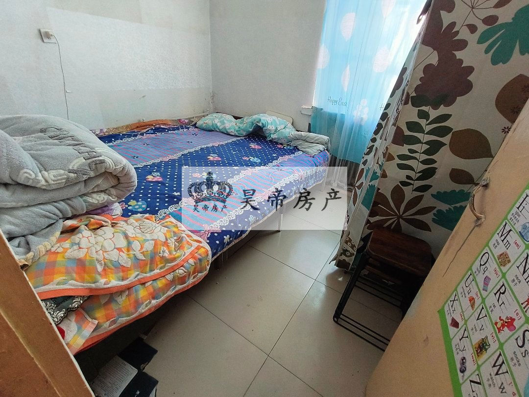 城建小区,育才边上城建小区三室一厅一卫东南向1