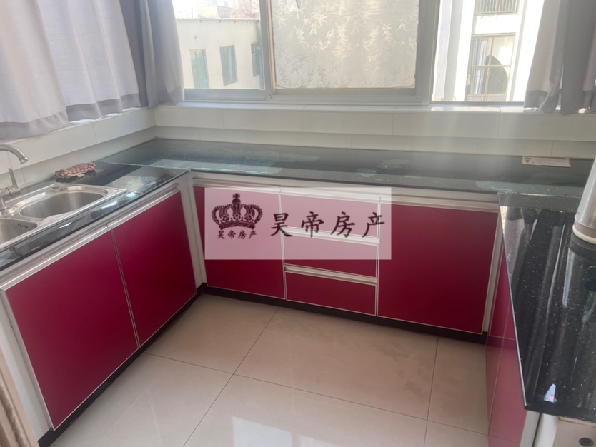 和顺小区,西村十字。好楼层可拎包入住。8