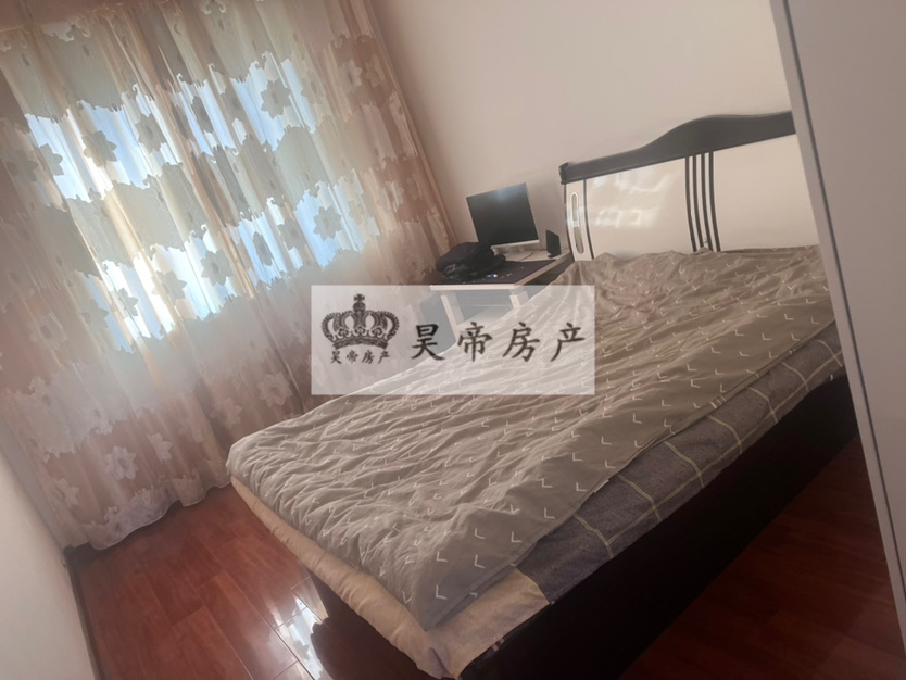 和顺小区,西村十字。好楼层可拎包入住。3