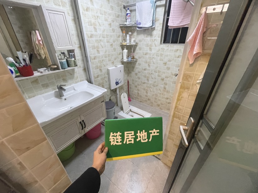 盈彩美地,房子全新装修,三房两卫,房子保养好9