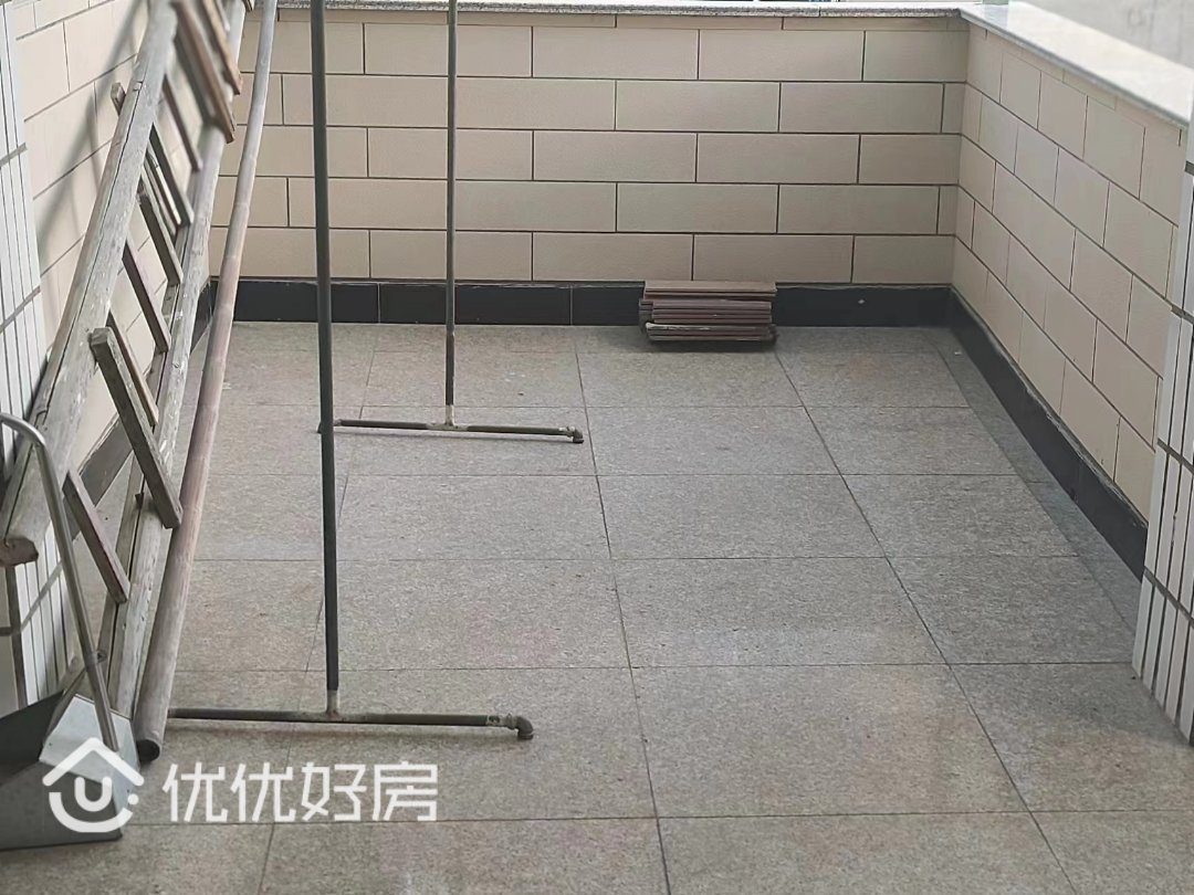 冠建小区,冠建双好超市后面蔬州园别墅,业主急售9