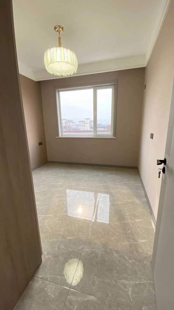 中航胡桃里01,乐居2620中航两室两厅精装修小区绿化好楼层好有证可按揭4