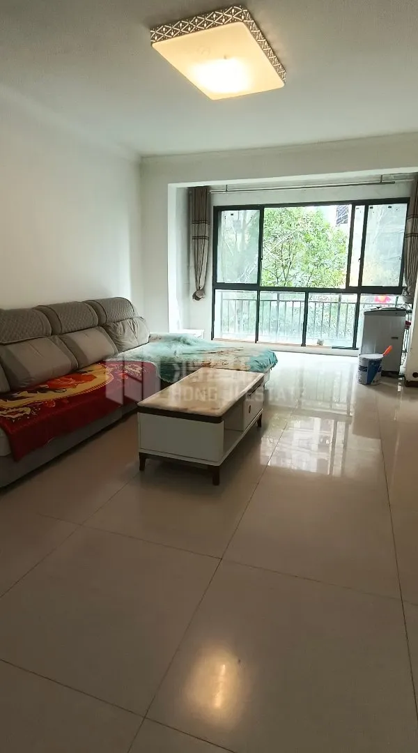 3室2厅2卫2阳台1700元/月,环境幽静,居住舒适