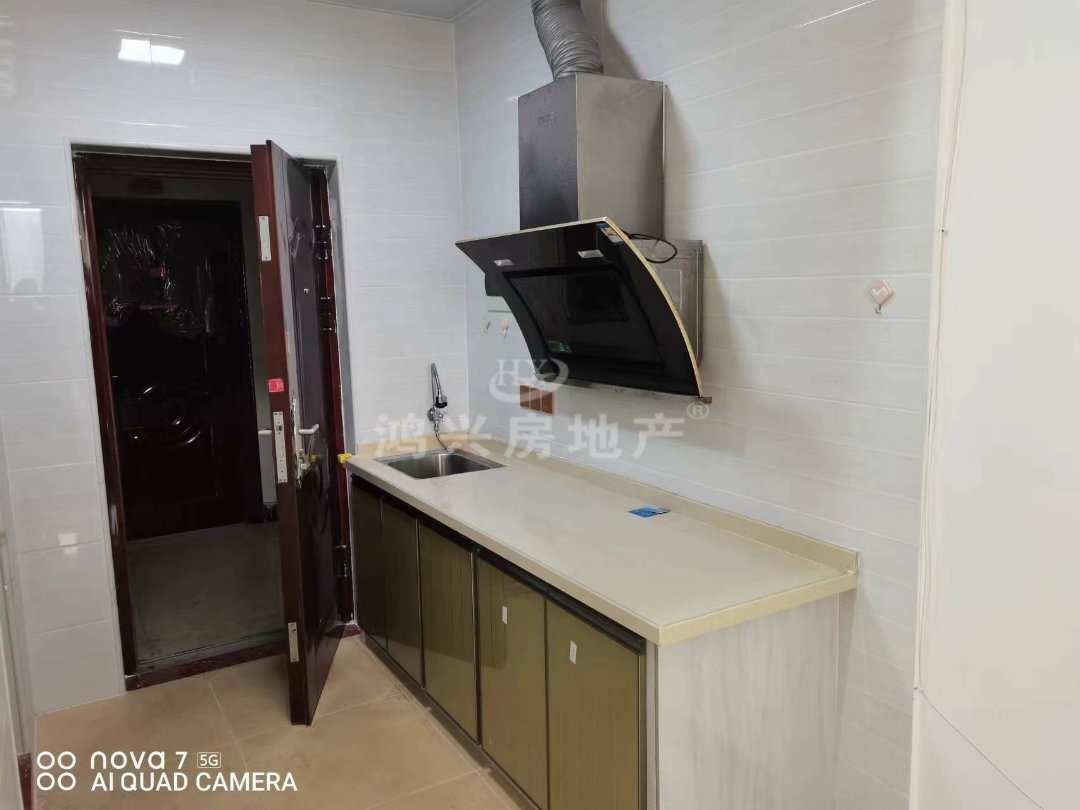亿联建材家居五金城,亿联精装大单间,带家具家电齐全,现出租中2