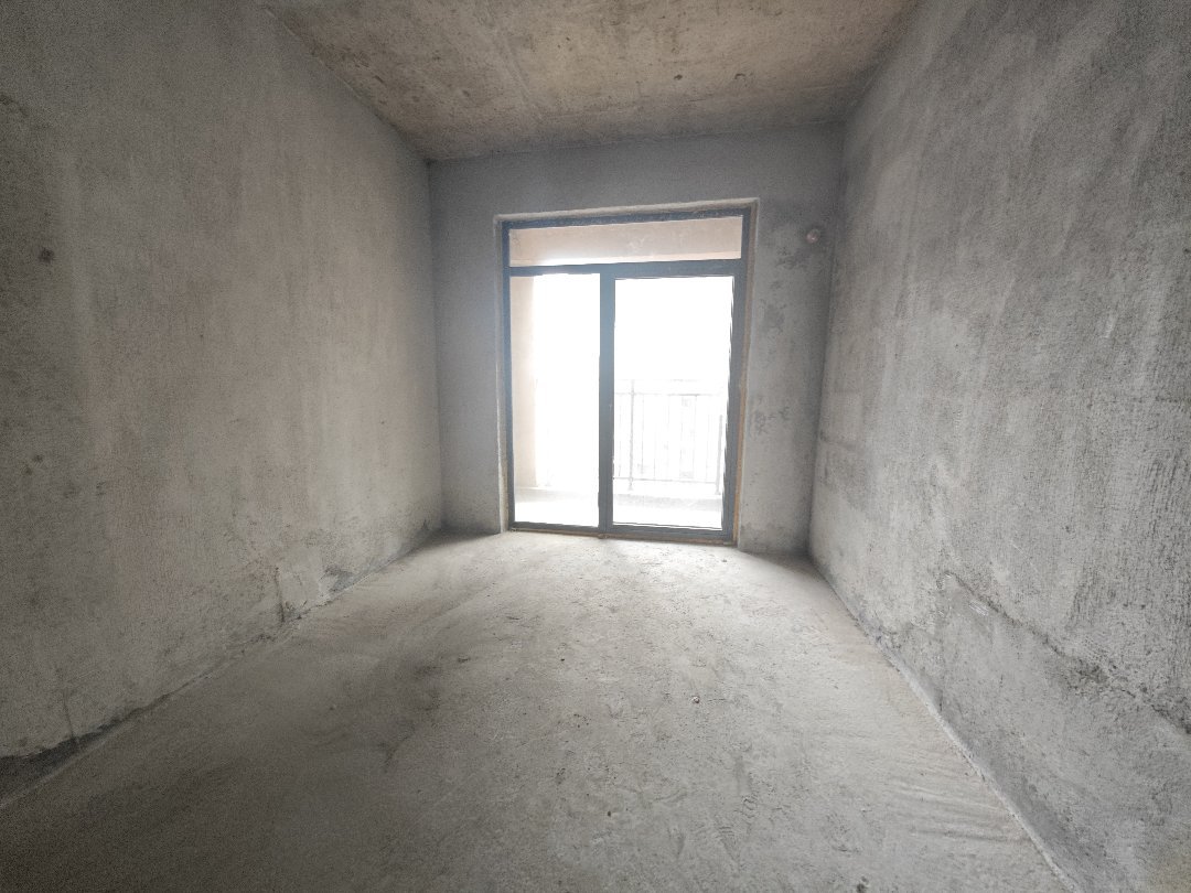 欣华理想城,欣华理想城,三室两厅两卫,即买及装1