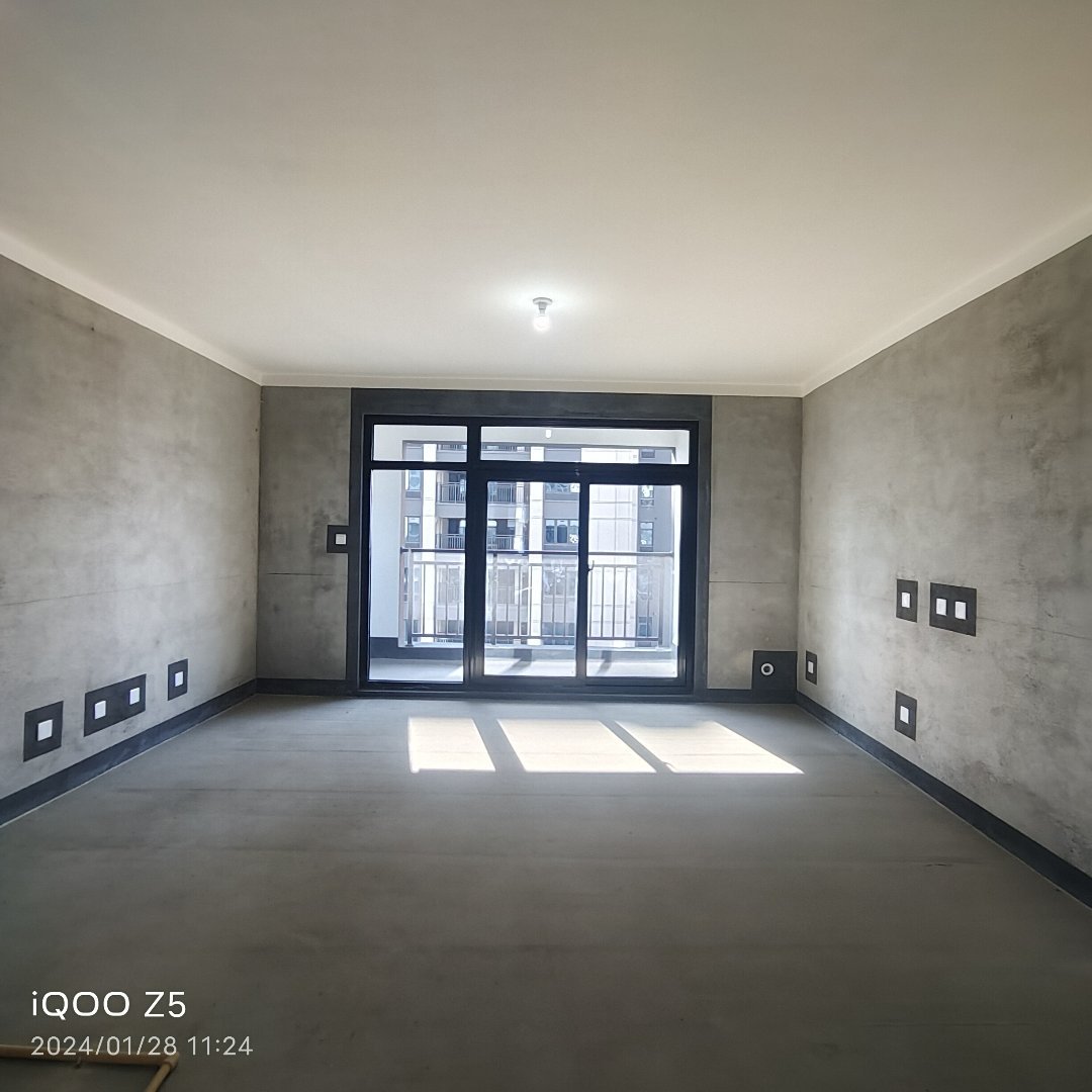 建业江山汇,急售:建业江山汇电梯房,三室二厅一卫,面积约106平左右9