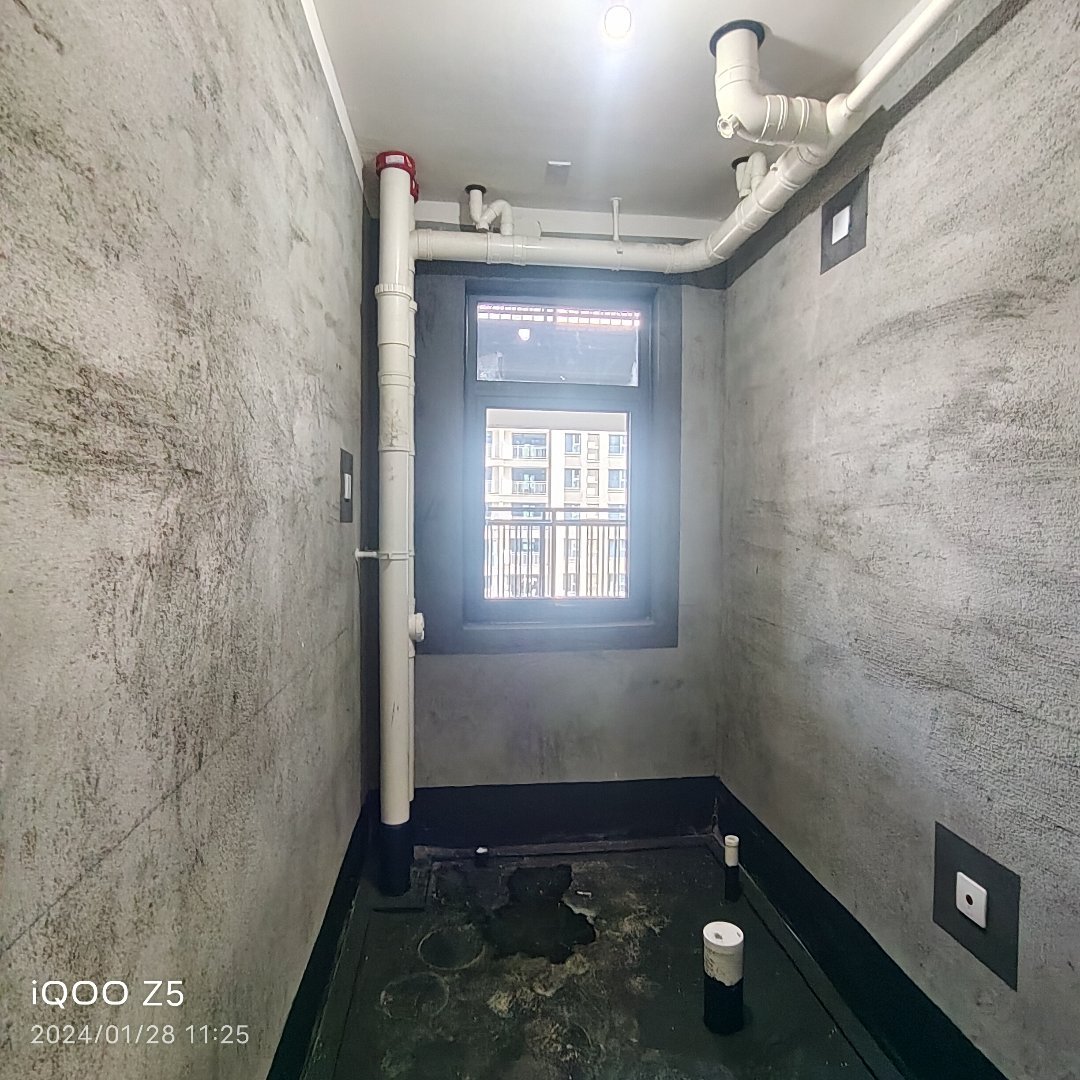 建业江山汇,急售:建业江山汇电梯房,三室二厅一卫,面积约106平左右5