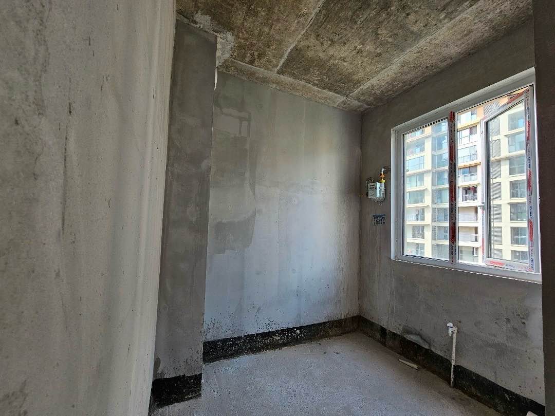 龙凤生态城文澜园,清江外国语高中部对面龙凤生态城文澜园毛坯现房,南北通透三个阳9