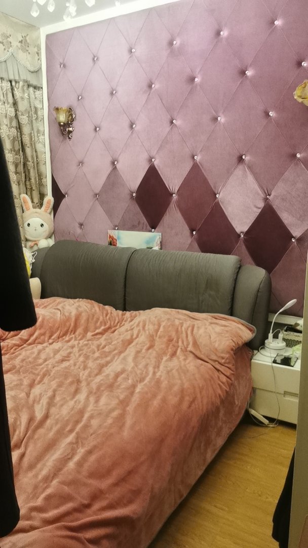 瑞景湾一期,房子装修很好,户型漂亮,看房给房东打电话,房东住在里面的5