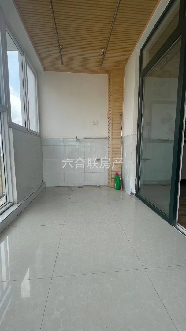 国泰翠园名居,骨科医院附近2室2厅可拎包入住的中层电梯房诚心出售4