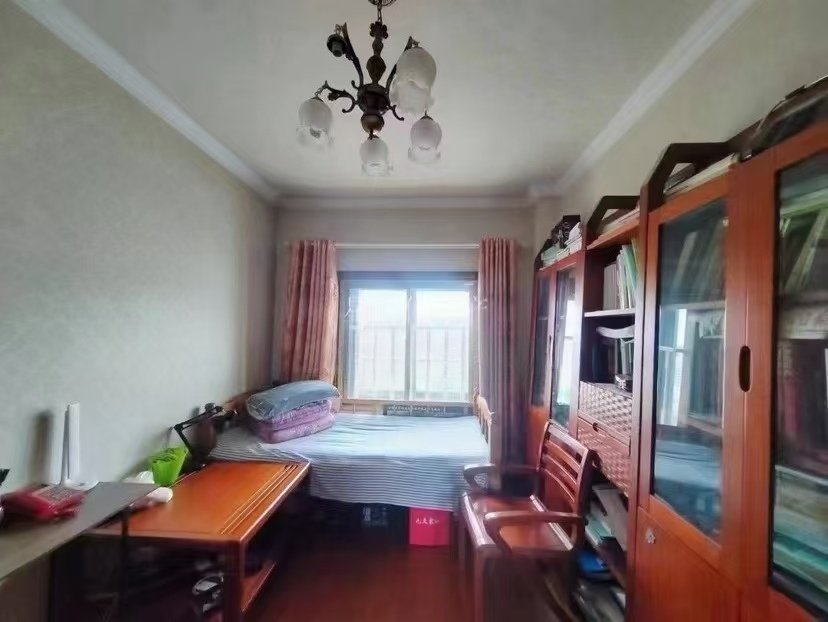 凤凰苑小区,凤凰苑三室两厅两卫,黄金楼层,可按揭6