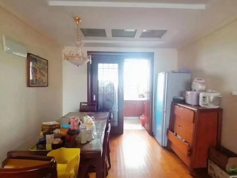 凤凰苑小区,凤凰苑三室两厅两卫,黄金楼层,可按揭3