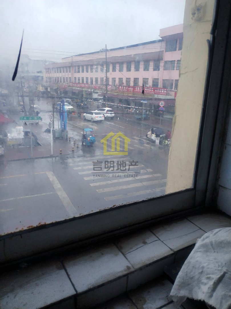 振兴市场,地理位置优越交通便利,8