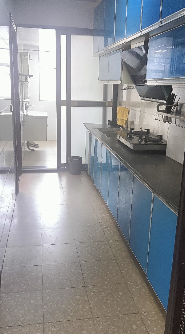 荣兴大厦,荣兴大厦,三室一厅,家电家具齐全2