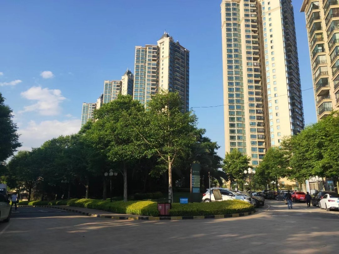 恒大名都,恒大名都 3室2厅2卫 精装 西向 满二14
