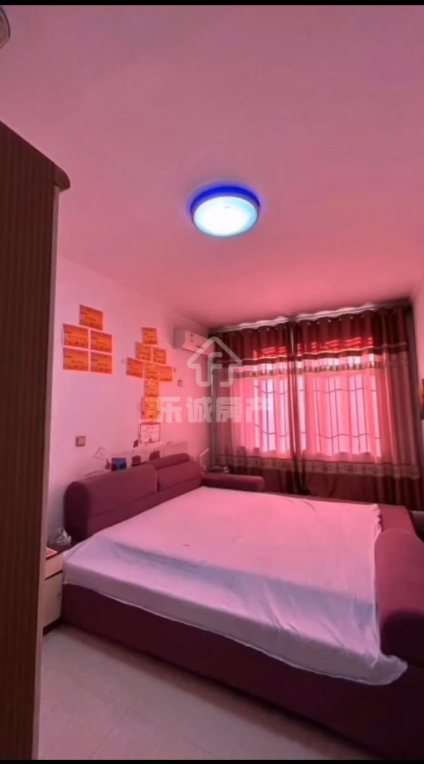 御苑小区,出售御苑小区大三室好楼层,带车库,有房本首付336