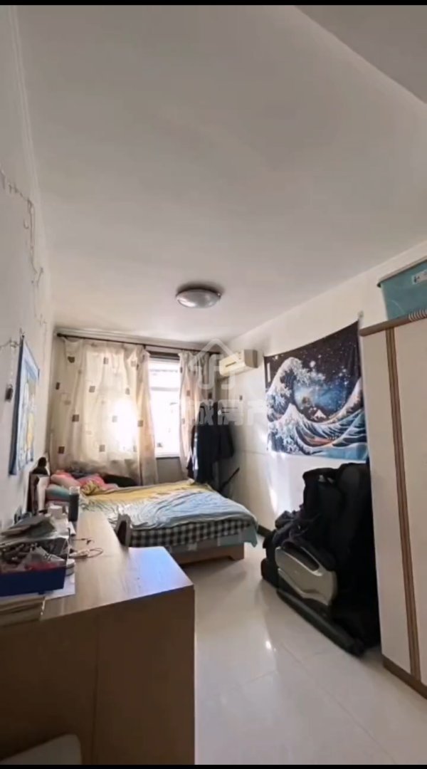 御苑小区,出售御苑小区大三室好楼层,带车库,有房本首付338