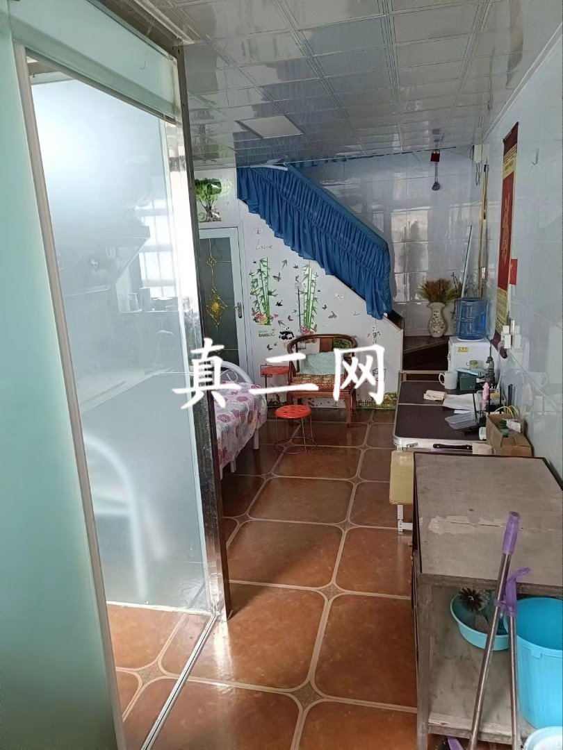 世纪新村,A一室小复式带一车位有钥匙,别给房东打电话,了4