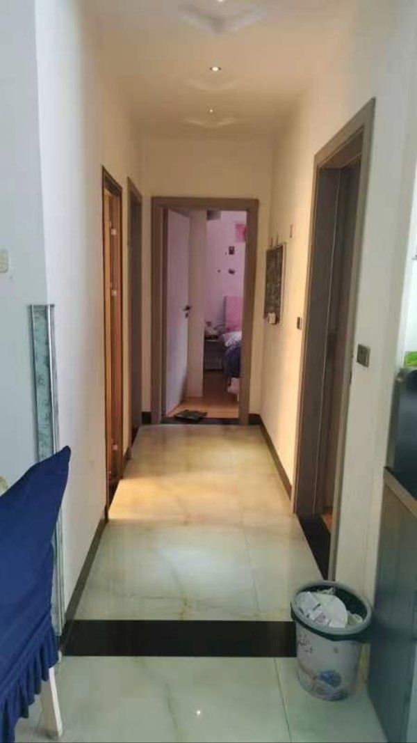 鸿运华都,鸿运华都三室两厅一卫,家具家电齐全,7-B4