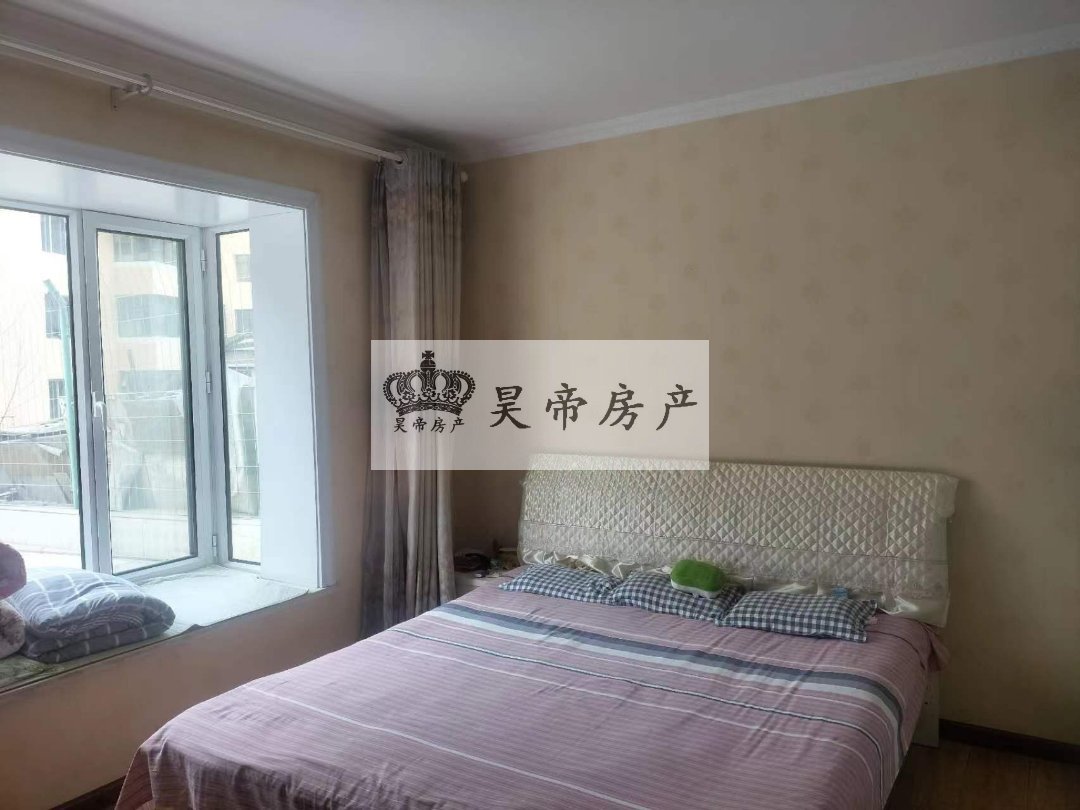 名仕家苑,2楼带大平台,整个一层私人空间,可以分开卖11