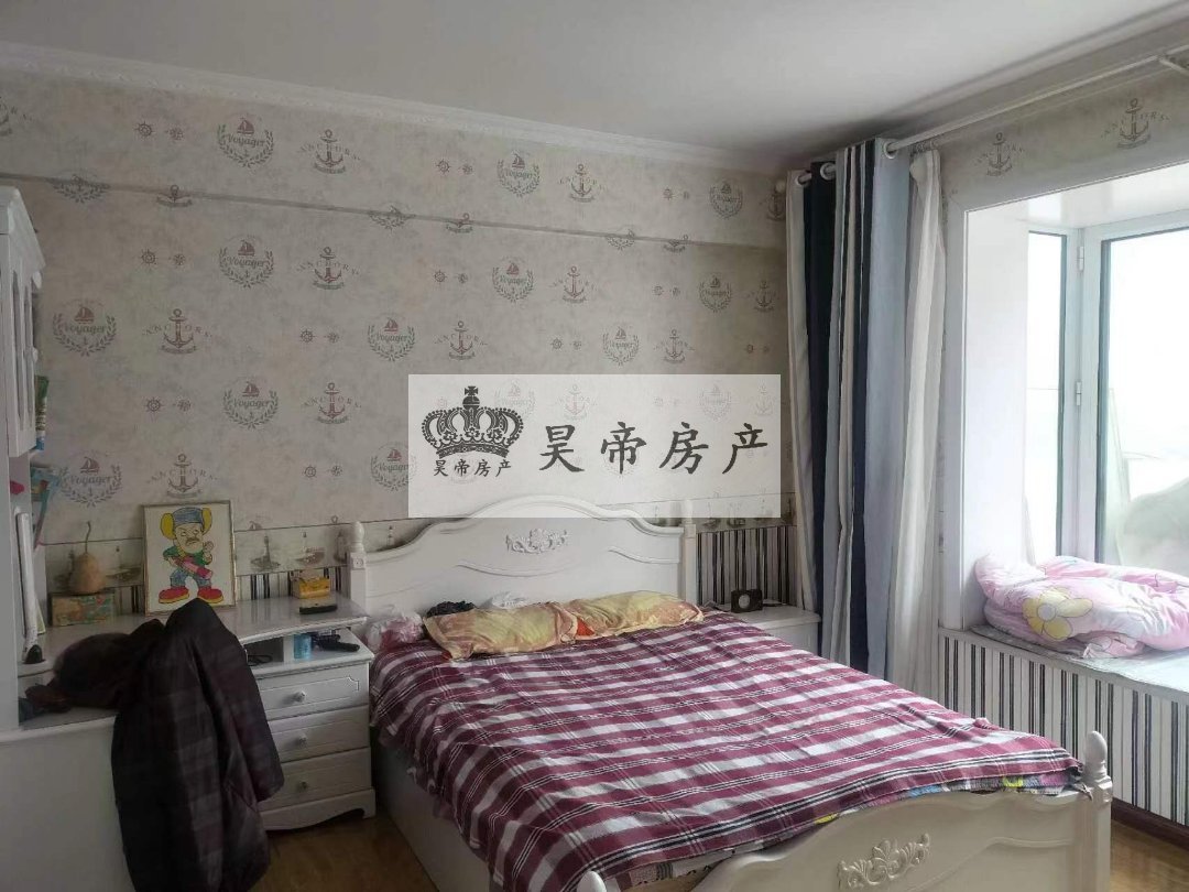 名仕家苑,2楼带大平台,整个一层私人空间,可以分开卖8