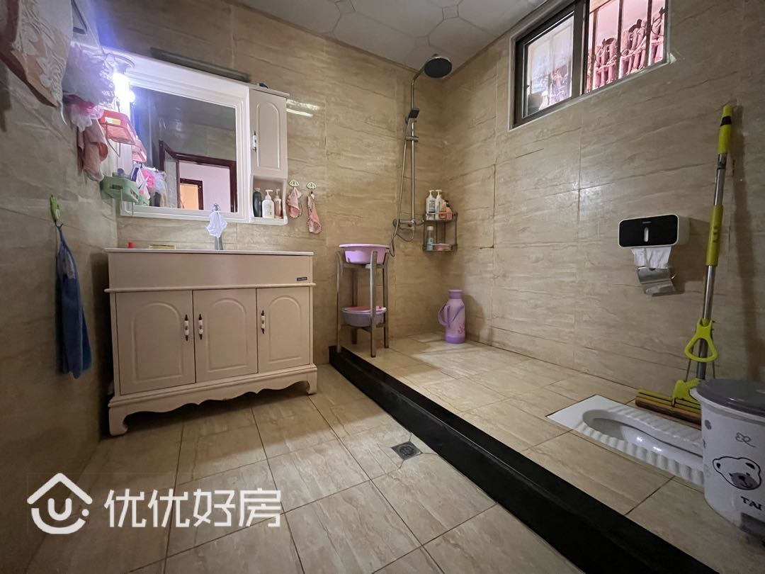 鸿业小区,鸿业小区别墅群 城中心的别墅 地段佳 空气好3